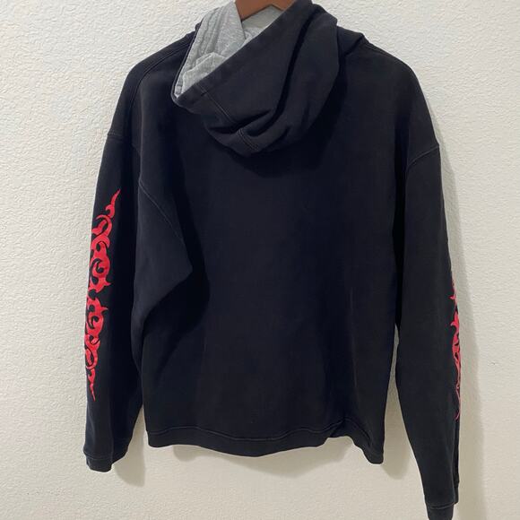 Vintage Outlooks Tribal Spider Hoodie Faded Black and Red Kangaroo Pocket* - Picture 2 of 9